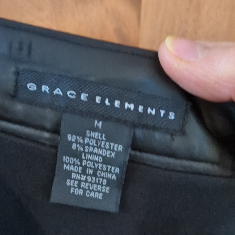NWOT! Grace Elements Shiny Black Pleated Leather Look A-Line Skirt Size Medium - Picture 2 of 12